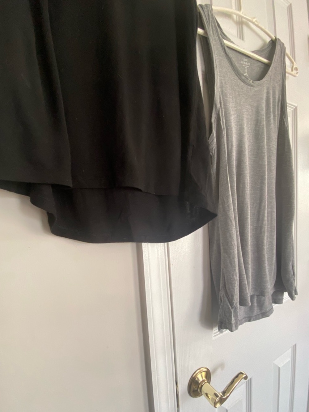SET (2) GAP LUXE SLEEVELESS TANK TOP - Picture 4 of 7